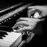 25 Unforgettable Piano Classics for Soothing Relaxation